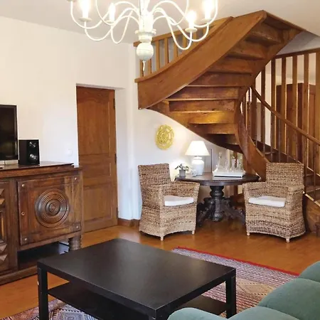 Stunning In With 4 Bedrooms, Wifi And Private Swimming Pool