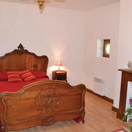 Stunning In With 4 Bedrooms, Wifi And Private Swimming Pool