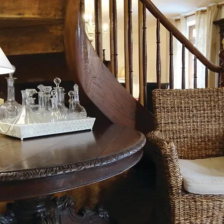 Stunning In With 4 Bedrooms, Wifi And Private Swimming Pool Dom wakacyjny Gourdon