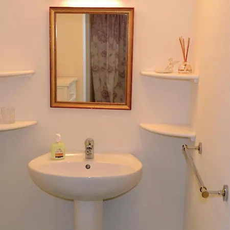 Stunning In With 4 Bedrooms, Wifi And Private Swimming Pool Dom wakacyjny *