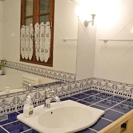 Stunning In With 4 Bedrooms, Wifi And Private Swimming Pool * Gourdon